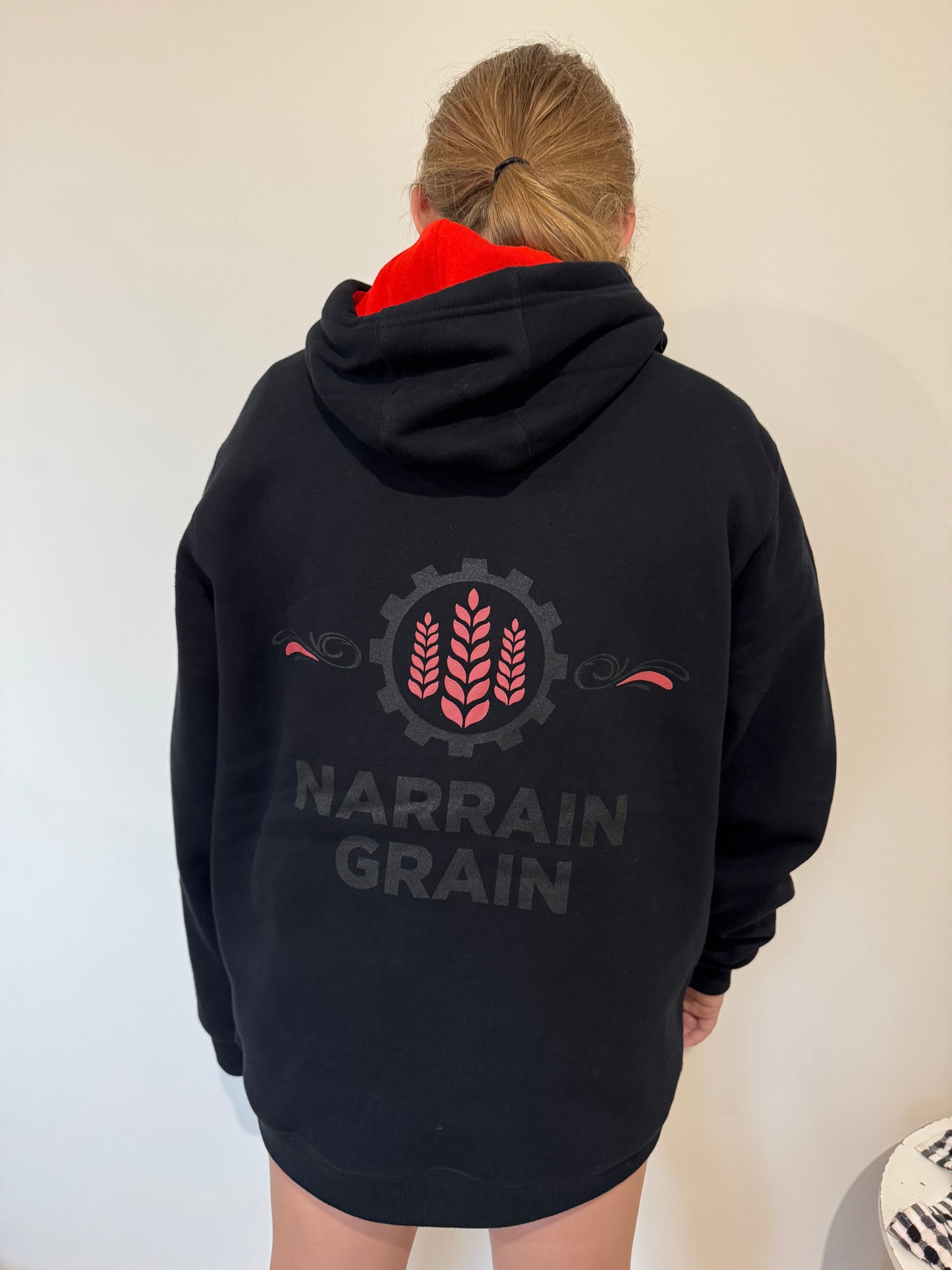 Narrain Grain Hoodie – Black & Red